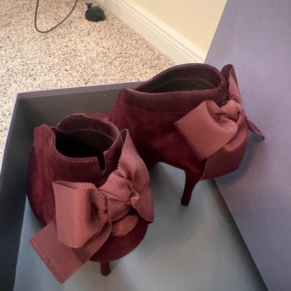 Vera Wang Royce Bootie Heels - Picture 5 of 6